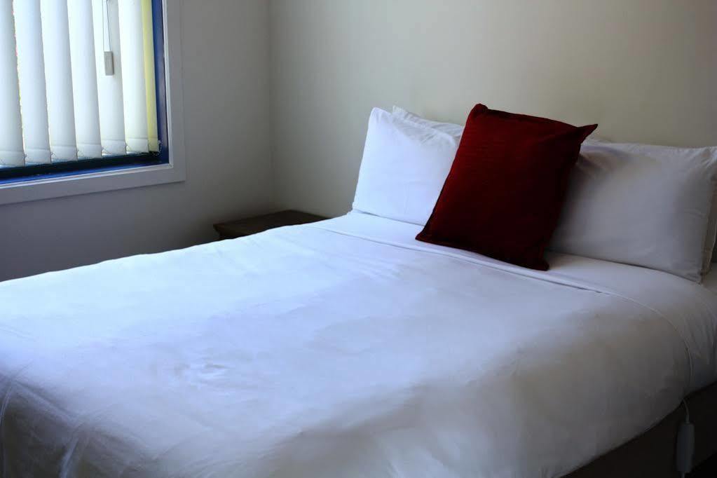 Phillip Island Off-Track Accommodation Cowes Bagian luar foto