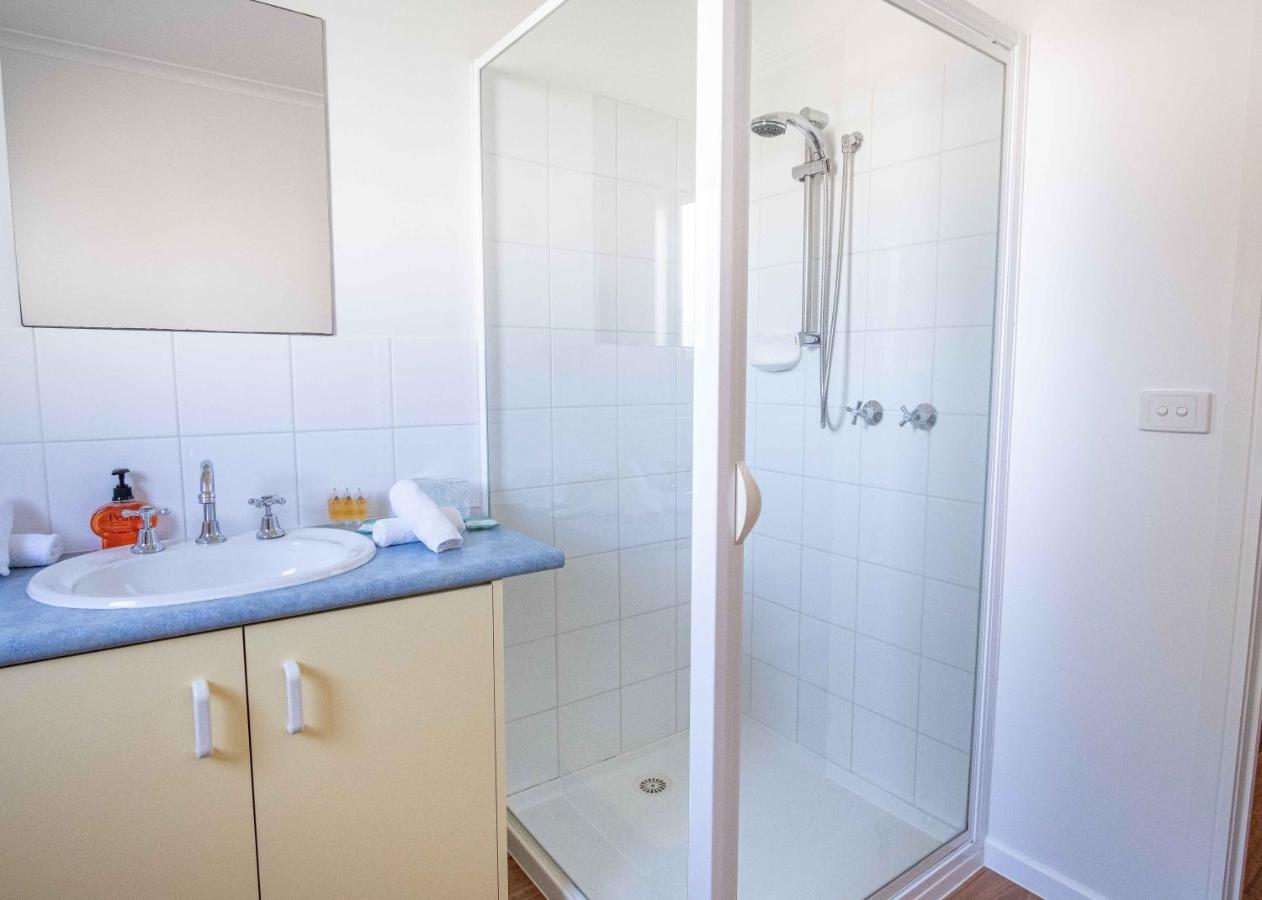 Phillip Island Off-Track Accommodation Cowes Bagian luar foto