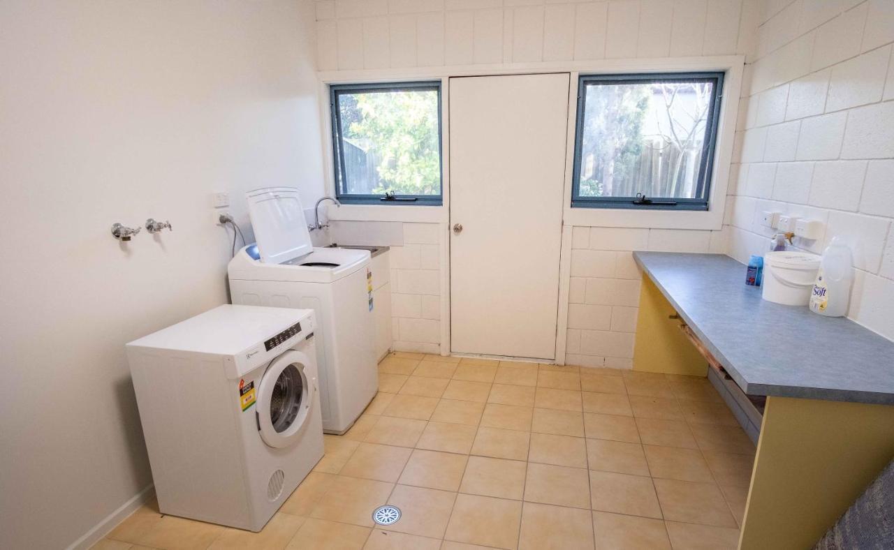 Phillip Island Off-Track Accommodation Cowes Bagian luar foto