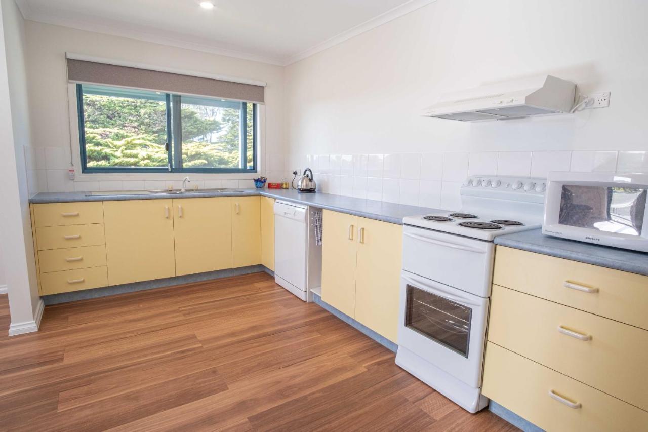 Phillip Island Off-Track Accommodation Cowes Bagian luar foto